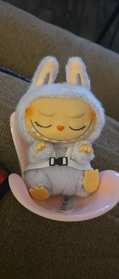 Labubu Doll Accessories: 15/17CM Car Safety Seat Air Vent Aromatherapy Decor photo review