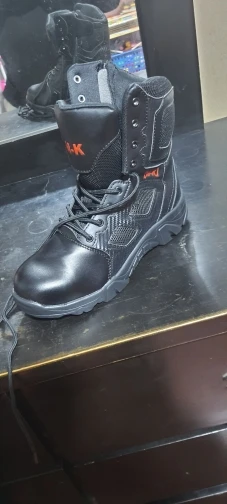 Schwarze taktische Stiefel mit seitlichem Reißverschluss und Schutzkappe photo review
