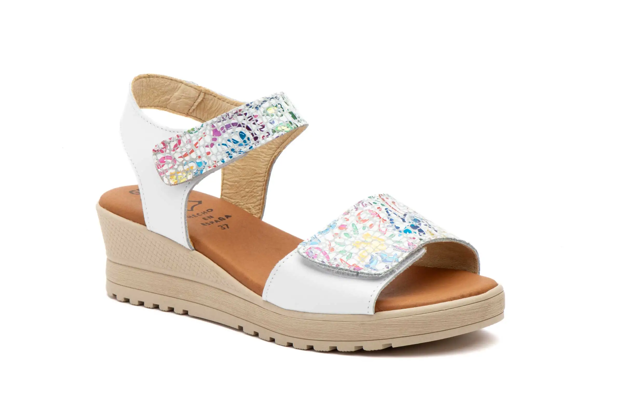 PlatiNum wedge sandals detail view