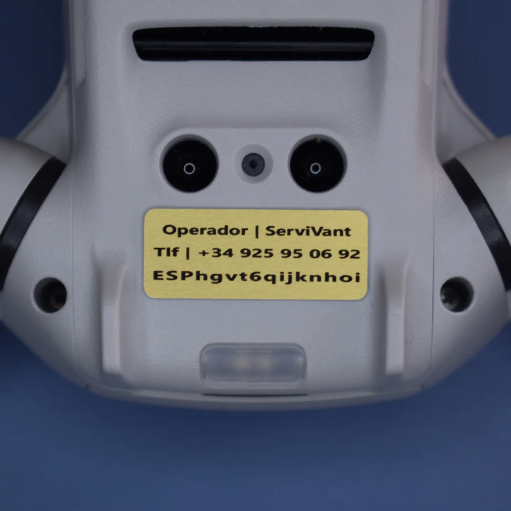 SERVIVANTE ● Piastra di identificazione per droni ● Requisiti di regolamentazione CUMPLEN AESA delle schede drone ● Dimensioni personalizzate per tutti i modelli di droni (kit 2 piastre 3 linee) - Etichetta drone personalizzabile in alluminio - immagine 5
