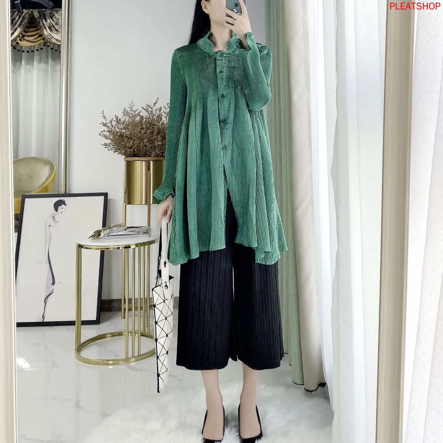 

Pleated Long Sleeve Solid Color Flounced Single Breasted Coat Women 's Autumn New 2020 Miyake Elasticity Large Size windbreaker