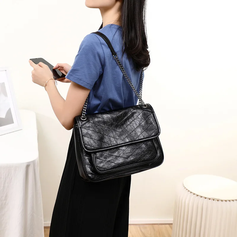 

Genuine Leather Female 2020 Wandering Small Ck Chain Single Shoulder Slung Postman Package Oil Wax Skin
