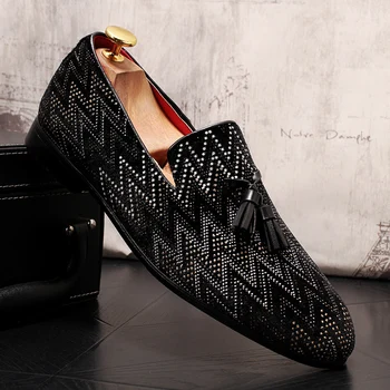 

2019 New men's British style Fashion personality Rhinestone leather pointed small leather shoes breathable shoes casual loafers