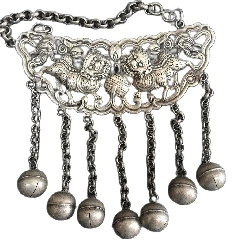 

Tibet old silver padlock pure copper double lion playing Hydrangea silver lock piece child long life lock Pendant Chain