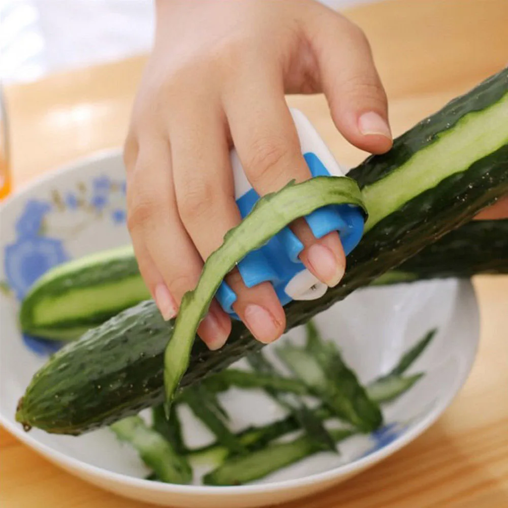 New 1 Creative Finger Held Palm Peeler Easy Hold Kitchen Gadgets Vegetable Fruit Slicer Peeler Durable Kitchen Accessories
