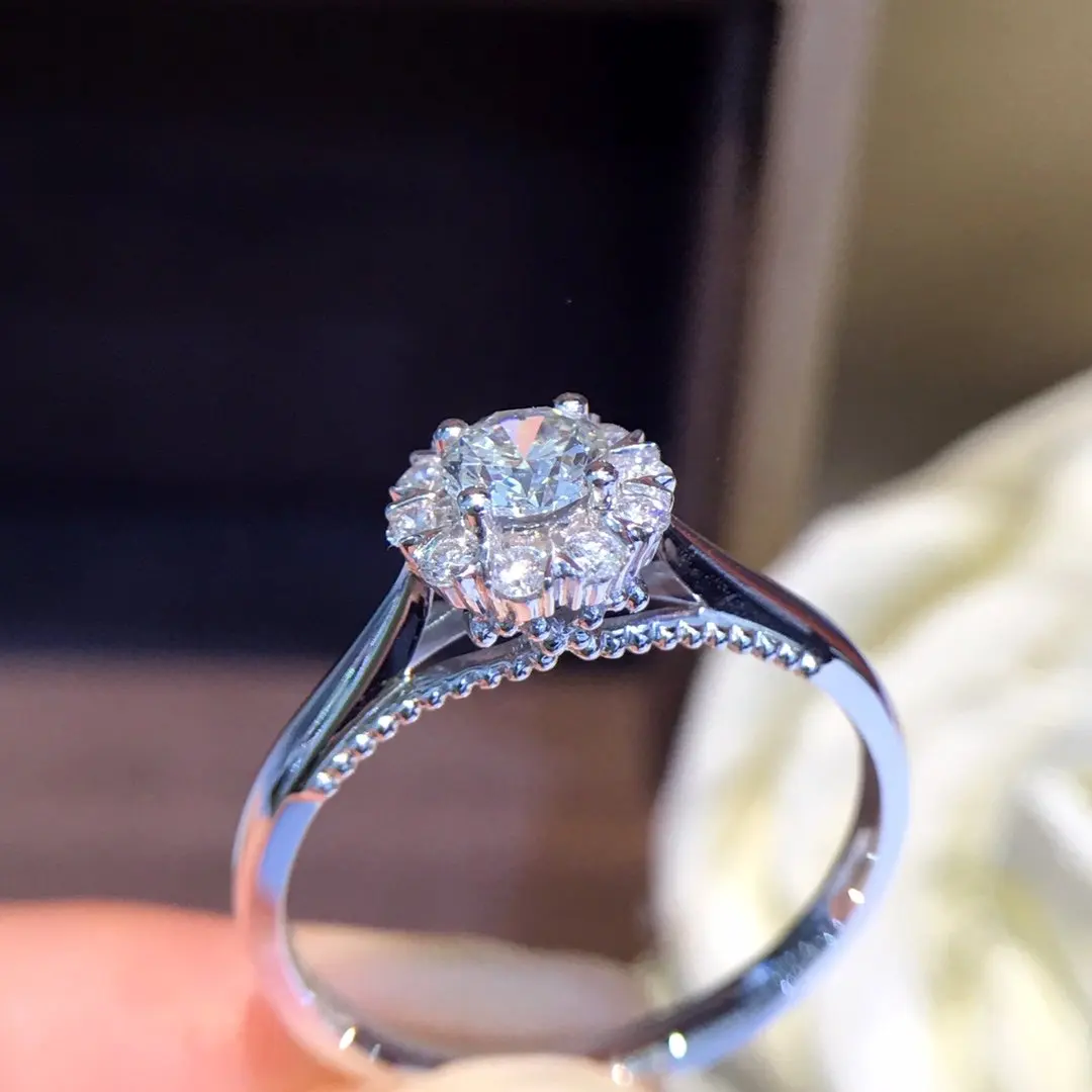 Рисунок 2 - Кольцо из чистого золота с натуральным бриллиантом