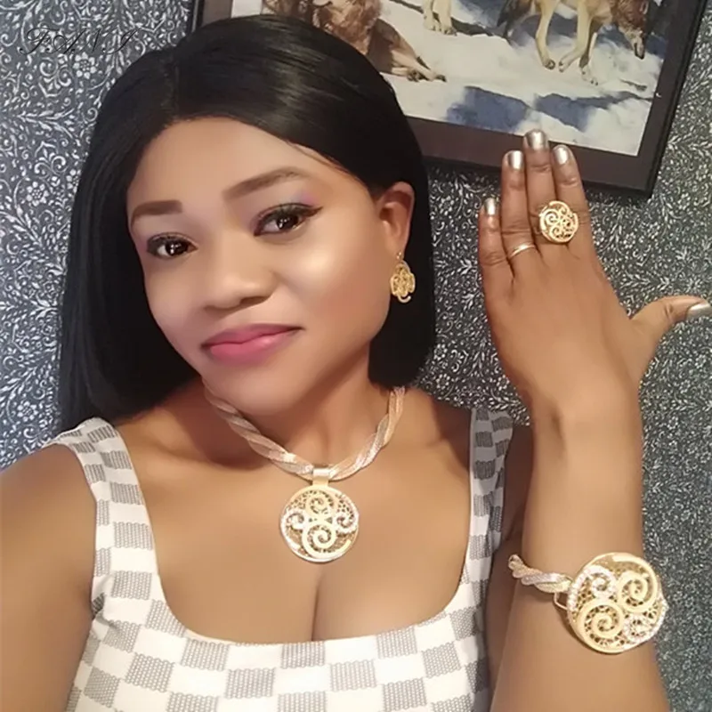 

Fani nigerian women wedding jewelry set Brand fashion african Bridal Bijoux Jewelry set Dubai gold Color jewelry set Wholesale
