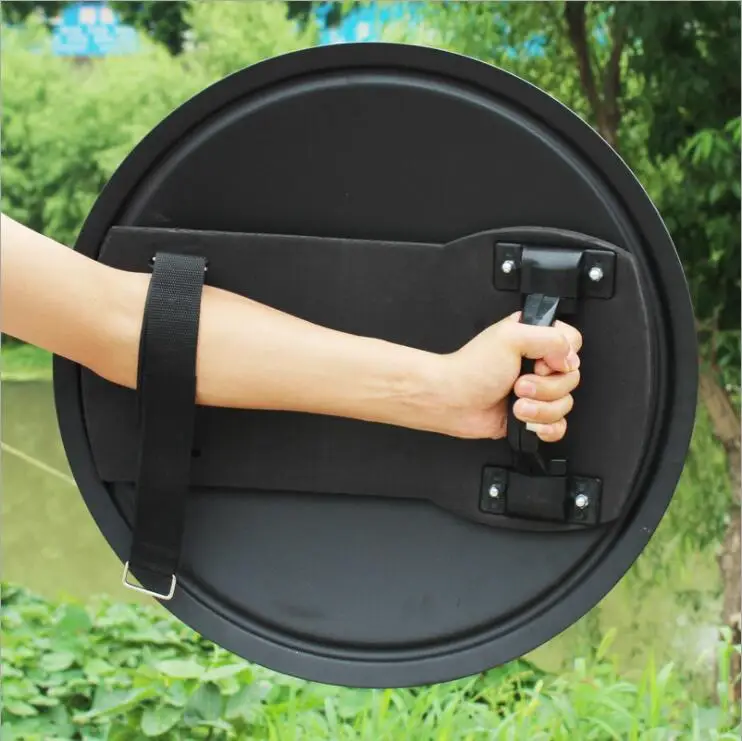 https://ae01.alicdn.com/kf/H0012b792ec1d434abca8ae2c85174b561/Bouclier-main-en-alliage-d-aluminium-Anti-meute-pr-vention-s-curit-patrouille-Protection-tactique-formation.jpg