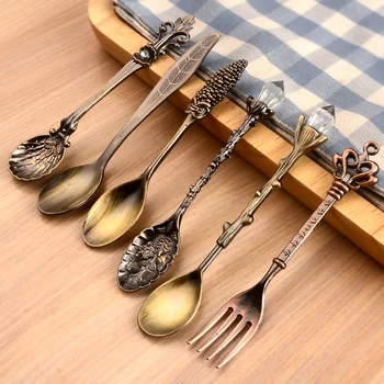 

6 Pcs/Set Spoon Coffee Spoon Set Vintage Table Spoon Antique Tea Spoons Coffee Royal Style Metal Carved Fork Tablespoons