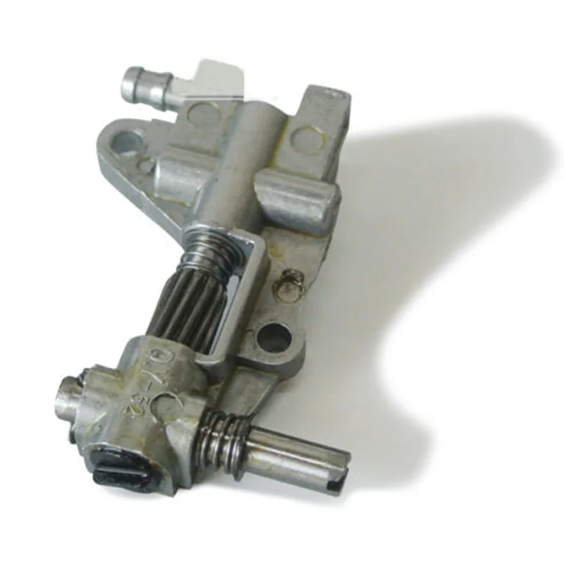 Масляный насос для китайской бензопилы 4500,5200, 5800 45/52/58cc Tarus Timbertech