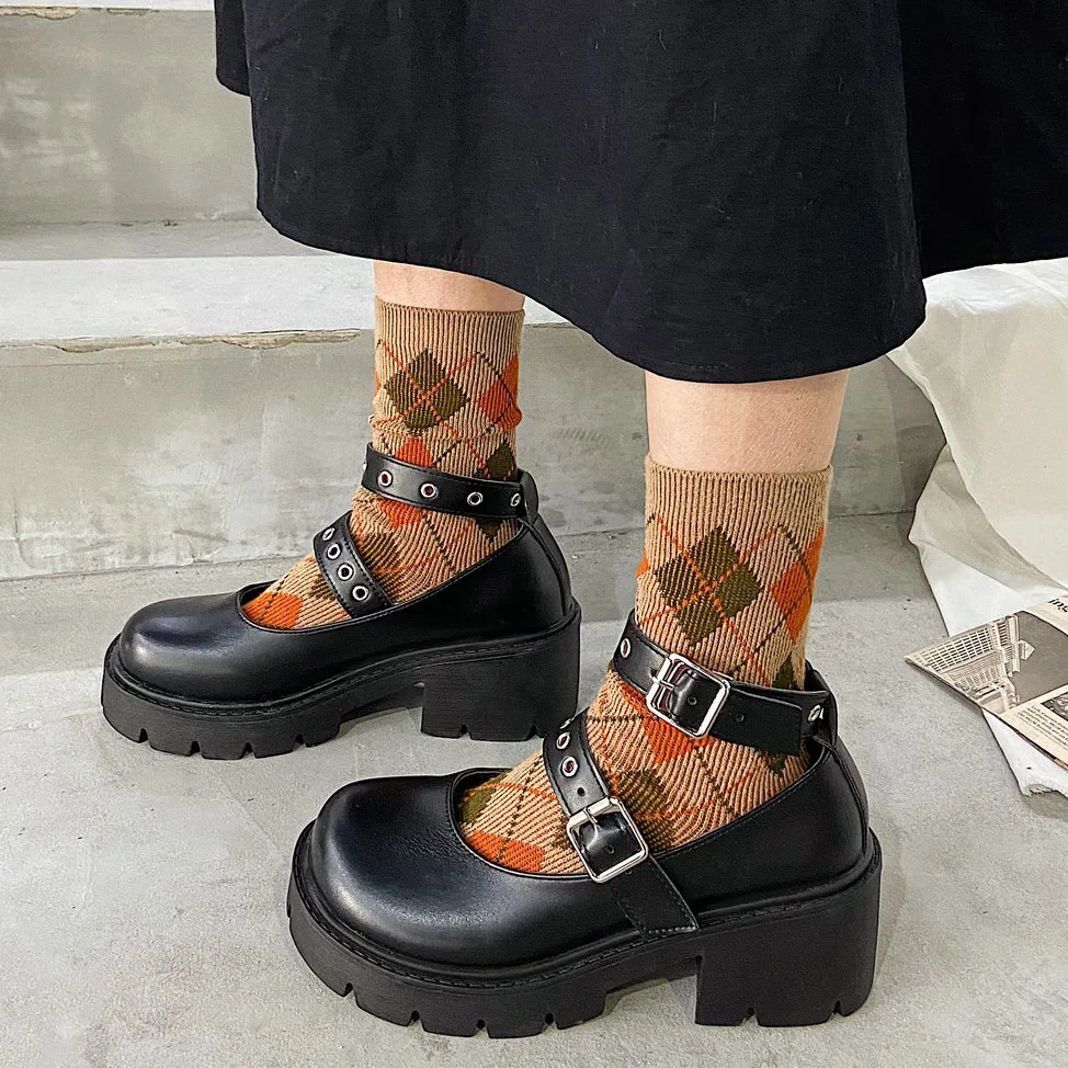 Zapatos de estudiante de LOLITA para chica, calzado de uniforme JK de cuero PU en forma de corazón, con correa en el tobillo, zapatos Mary Jane, 2021