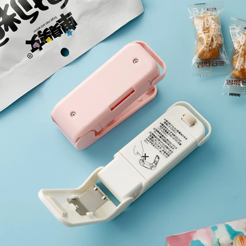 

Portable Mini Sealing Machine Household Vacuum Sealing Machine Snack Bag Tool Food Protector Packaging Plastic Mini Gadget