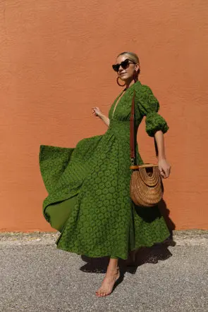 

AHVIT Green Lace Deep V Neck Half Lantern Sleeve Party Women Dress Solid Color Waist Sashes Elegant Fashion Maxi Dress YL1748