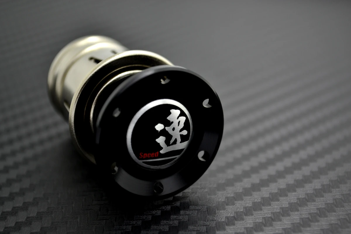 Черный Алюминий машинная Зажигалка для сигарет для BMW F30 E90 E46 118 120 320 325 328 335 F10 F18 F20 F35 F30 в китайском стиле подарок
