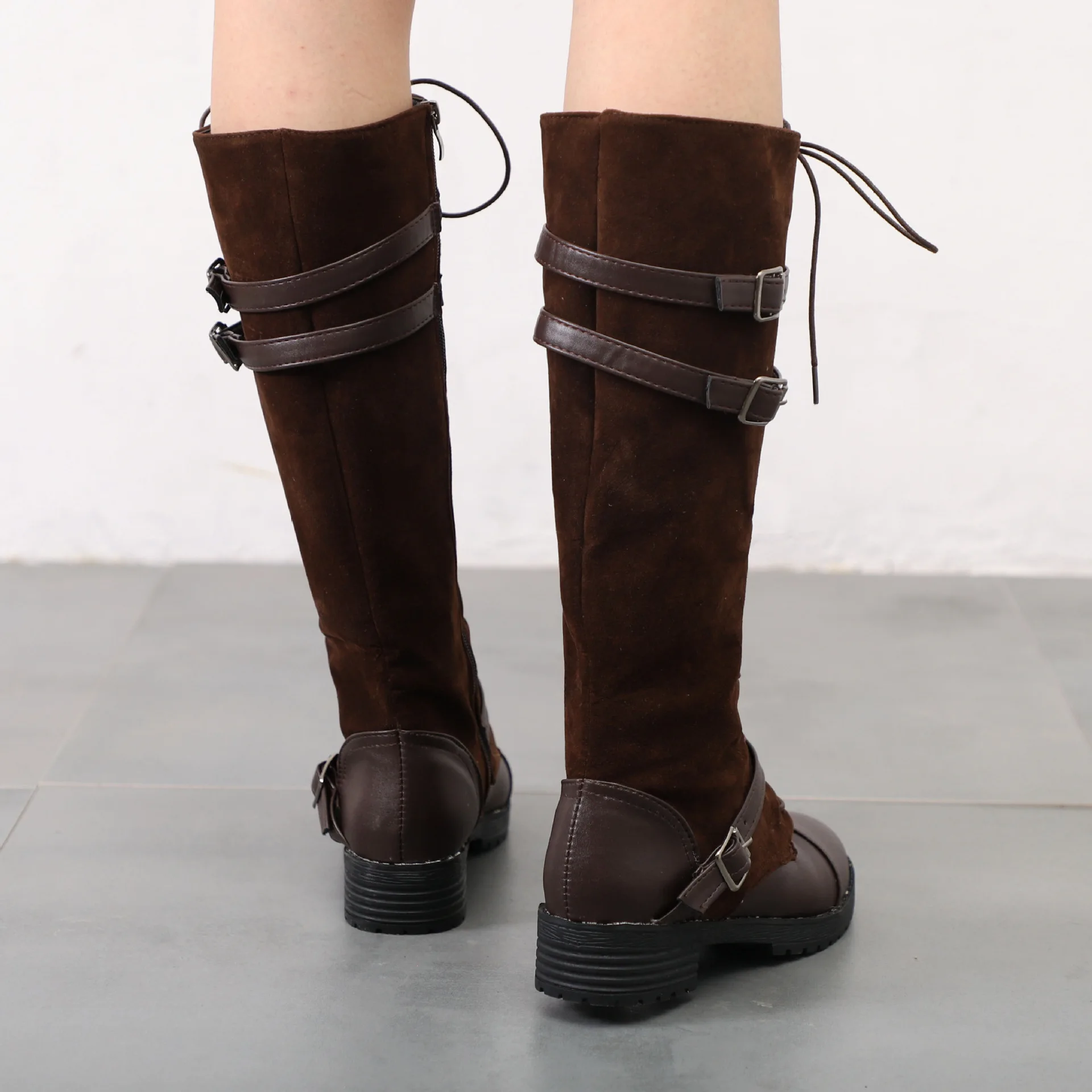 Botas mujer invierno/ г. Осенне-зимние рыцарские сапоги с круглым носком высокие сапоги до колена с перекрестными ремешками на квадратном каблуке; большие размеры 43