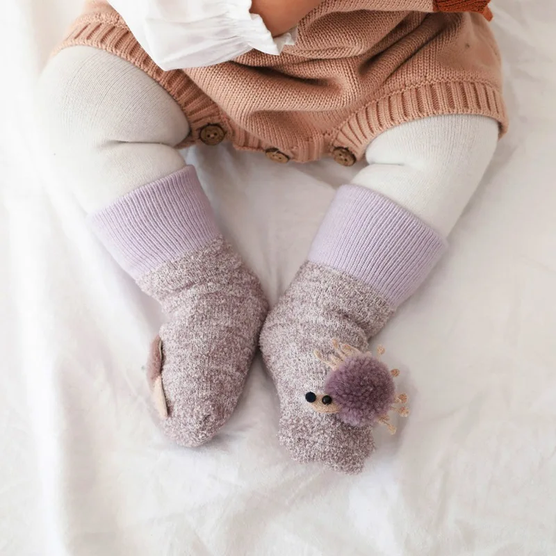 Детские носки-тапочки; сезон осень-зима; повседневные носки с милым рисунком для мальчиков и девочек; хлопковые теплые детские носки из кораллового флиса