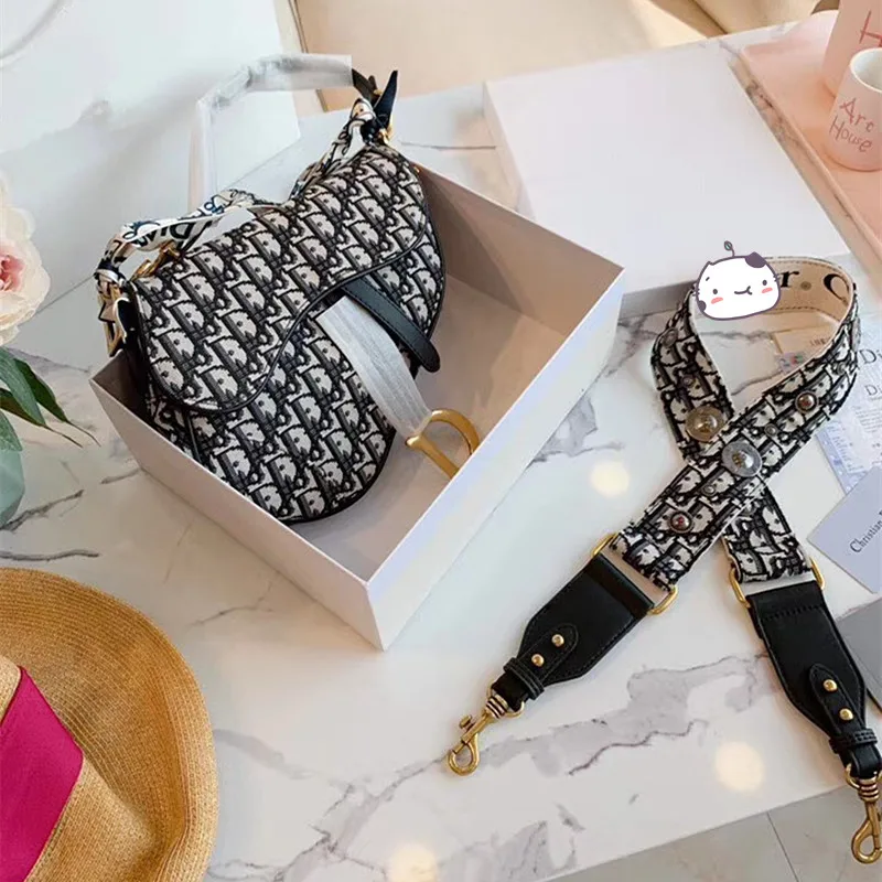 

2019 Women's New Fashion Print Saddle For Lady Trend Handbags and Shoulder Pockets Soft Canvas Casual Messenger Women'a Handbags