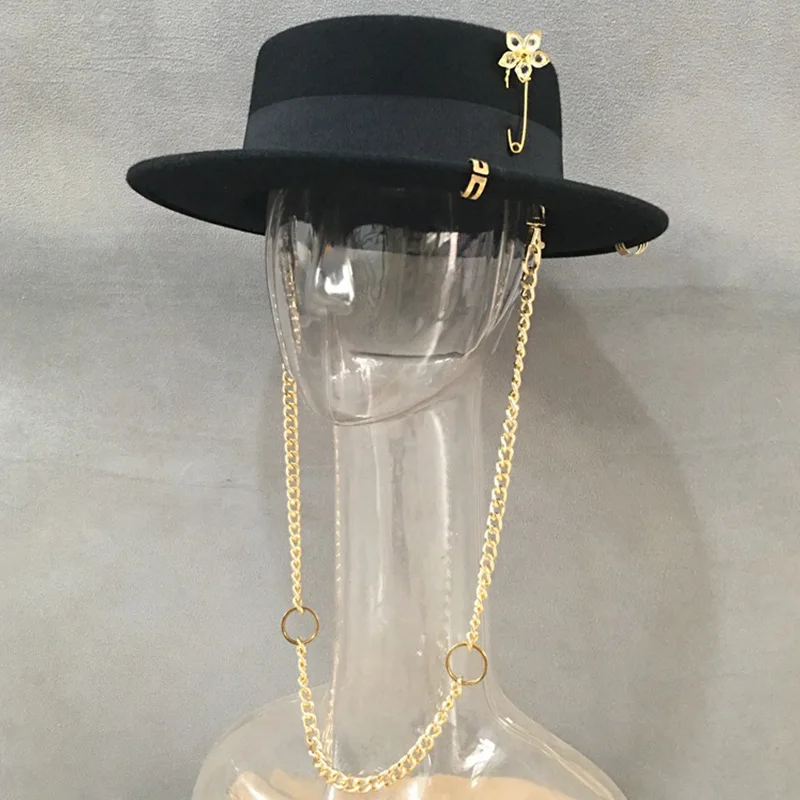 

Black Fedora for Women Felt Gold Chian Flower Brooch Boater Hat Flat Pork Pie Style Wide Brim Hat Adjustable Classic party Hat