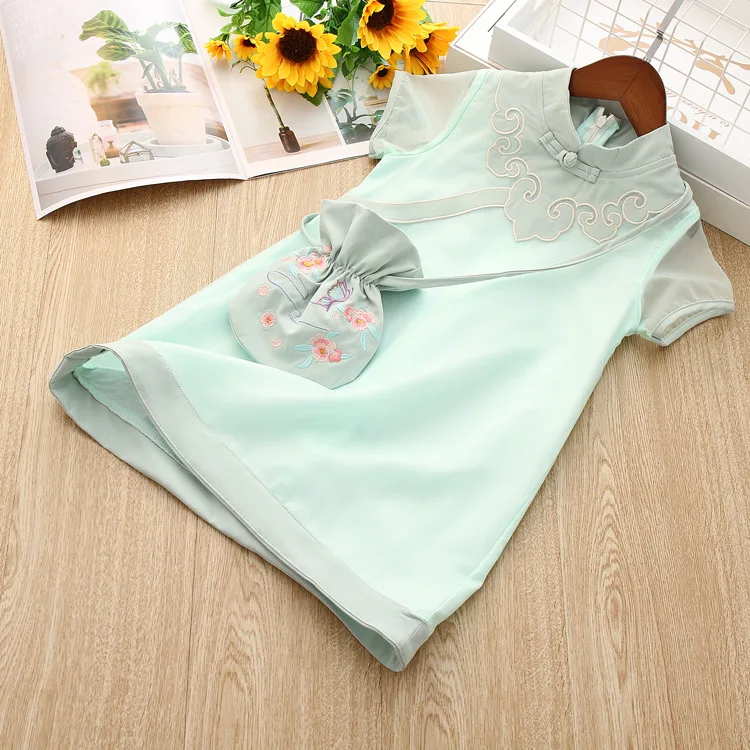 

Clothes for parents and children T -shirt printed