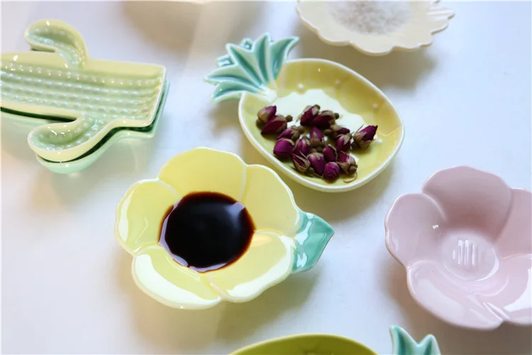 Мультиразмерное корейское милое цветочное фруктовое керамическое приправа, маленькое блюдо, товары для дома, кухни, креативное блюдце С КАКТУСОМ