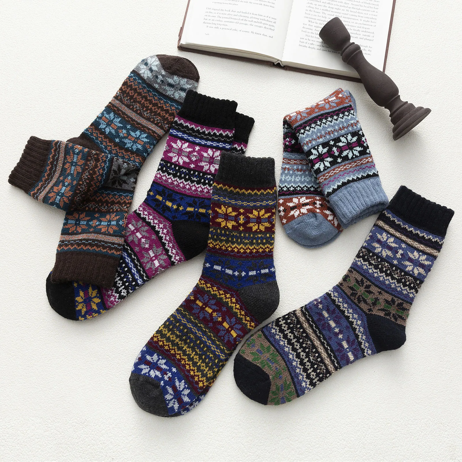 

Hotest 5 Pack Womens Fashion Christmas Printed Vintage Winter Socks Soft Female Casual Warm Knit Wool Socks Kobieta Skarpety