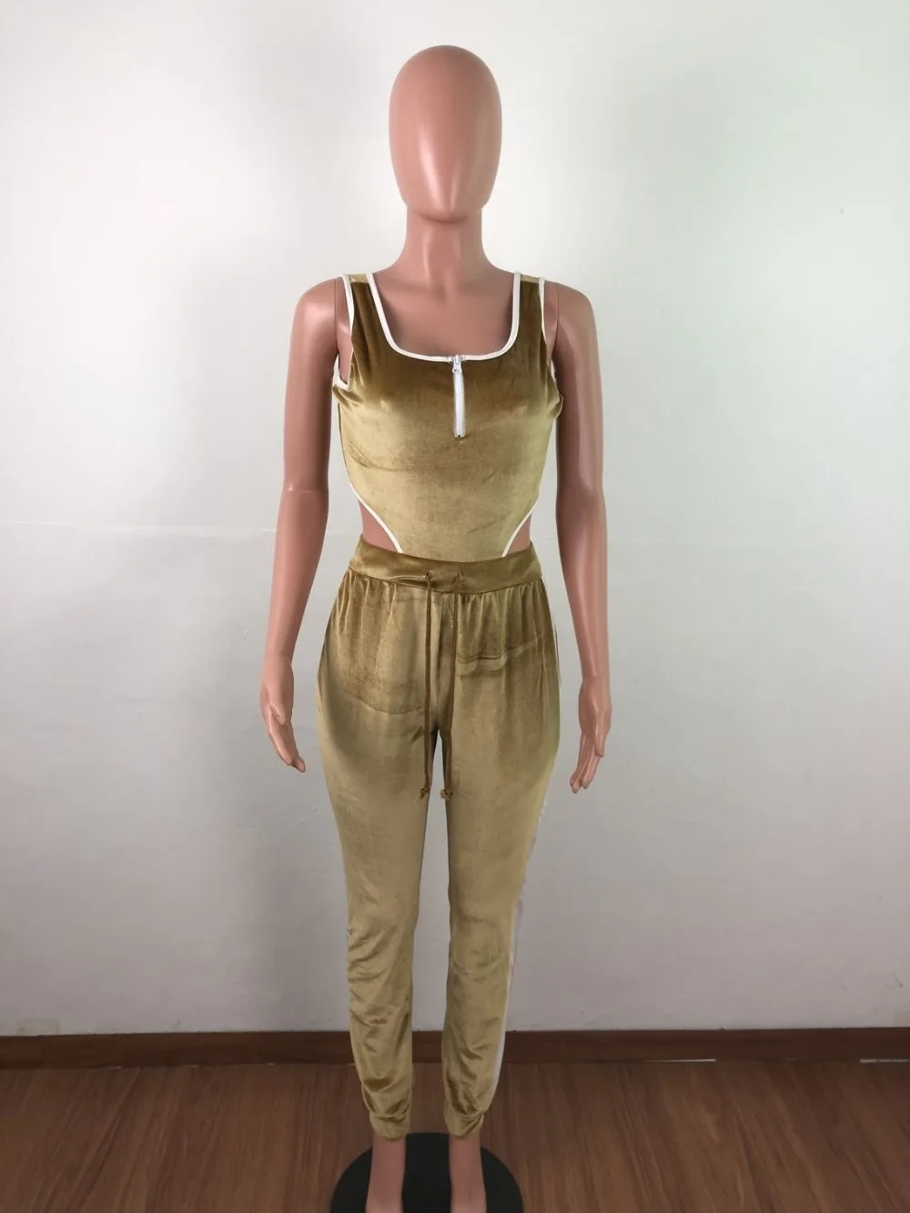 12037928096_2132539483