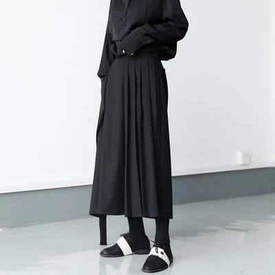 С завышенной талией записная книжка ПЕРЕПЛЕТОМ с плотно прилегает к телу прямые