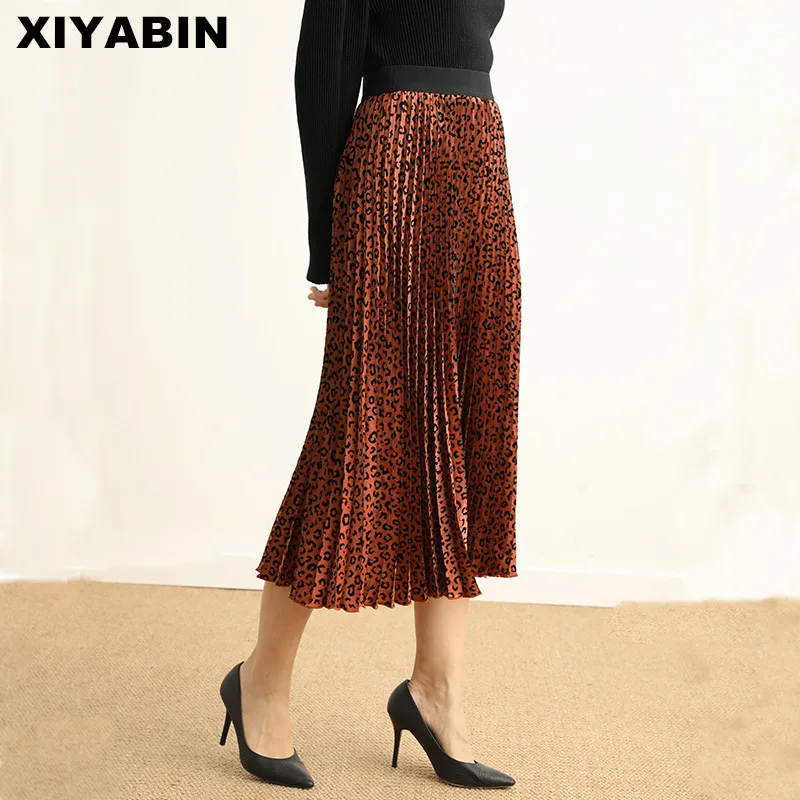 Плиссированная юбка длинная юбка Осенняя обувь; новая модель; очень популярная модель Longuette слово маятник с леопардовым принтом Для женщин юбка средней длины