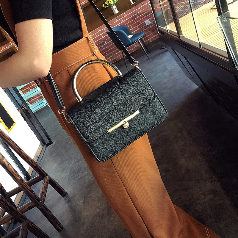 

2018 New Style Iron Edge Turnlock Square Sling Bag Versitile Fashion Hand Shoulder WOMEN'S Bag Car Suture Stereotypes Bag