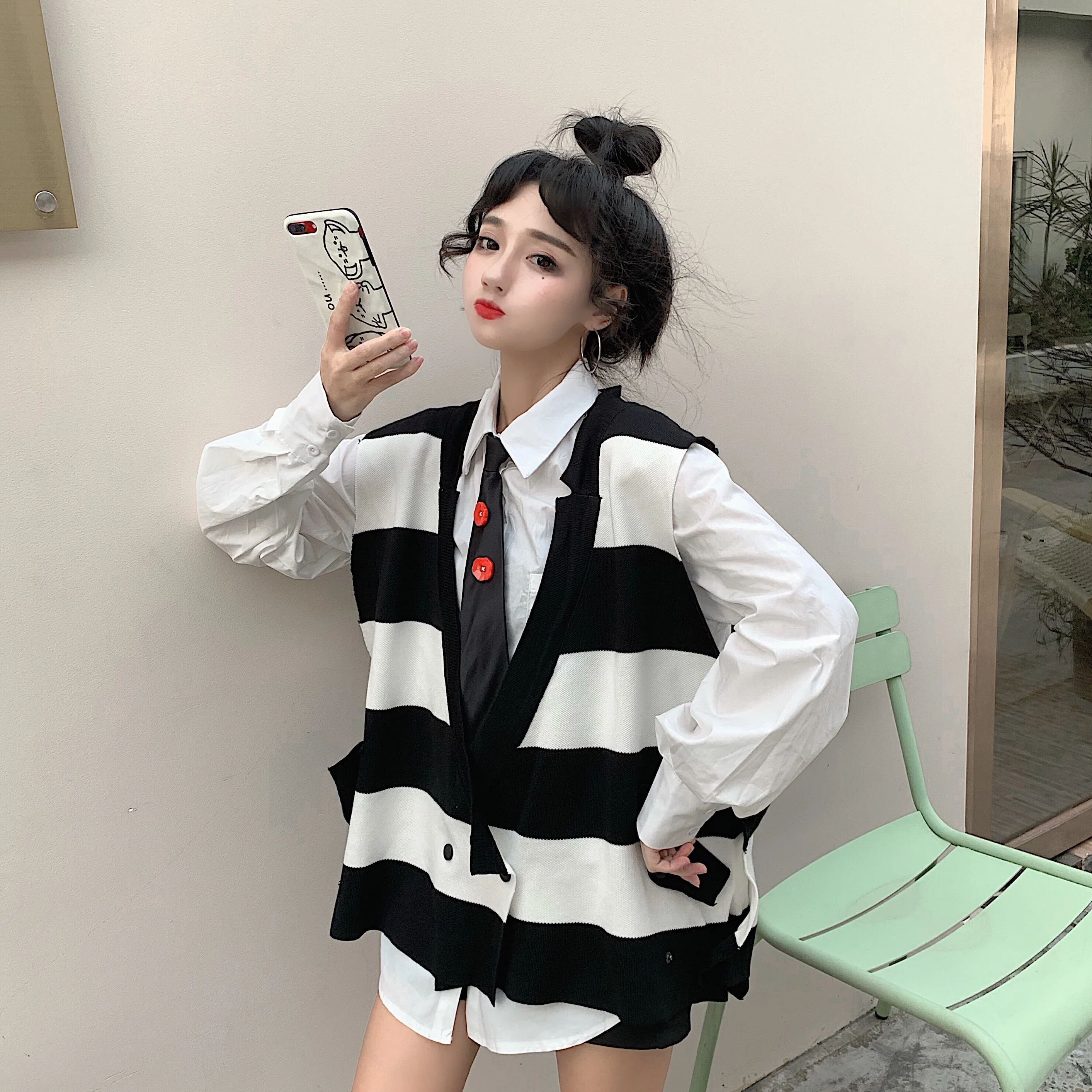 harajuku Lazy Weater Women Outside The Autumn and Winter Wear Black and White Striped Sweater Vest Add Thin White Women Shirts