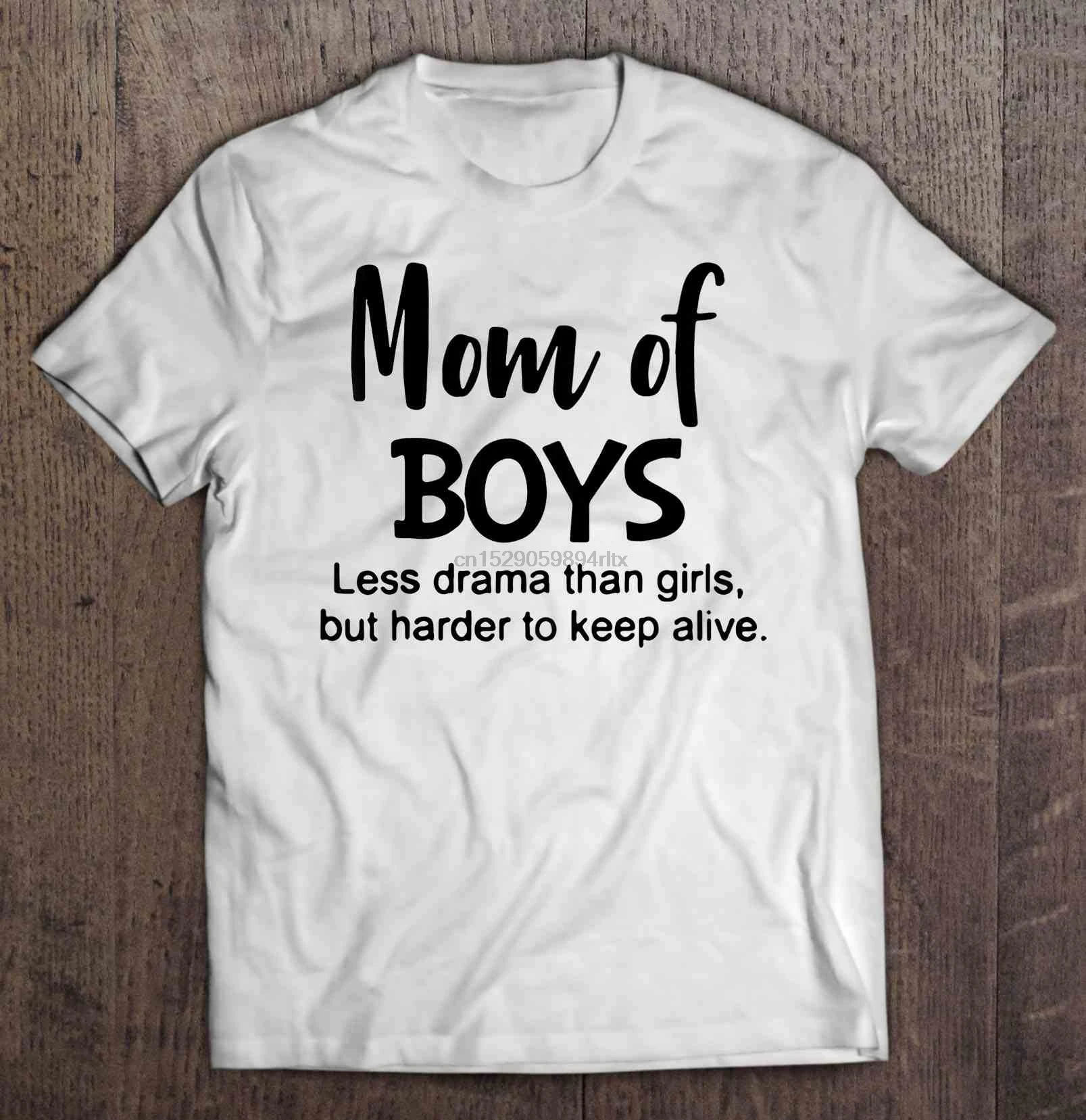 Мужская забавная футболка модная MOM of Boys меньше драмы чем для девочек но труднее