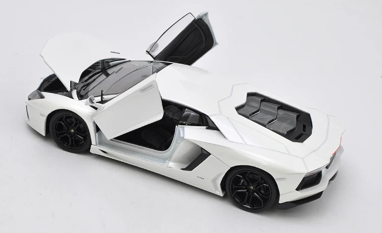 Welly 1/24 1:24 Lamborghini Aventador LP700-4 спортивный гоночный автомобиль Транспортное средство литье под давлением дисплей Модель игрушки на день рождения для детей мальчиков и девочек