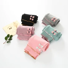 Лидер продаж; эластичные лосины Брюки для маленьких девочек; повседневные модные детские леггинсы с бантом; 5 цветов; сезон весна-осень