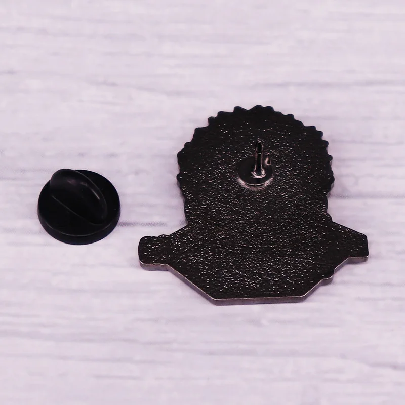 Japan Anime Sea Thief Hunter Roronoa Zoro Brooch For Women Men Enamel Lapel pins Badges Cosplay Fans Friends Christmas Gift