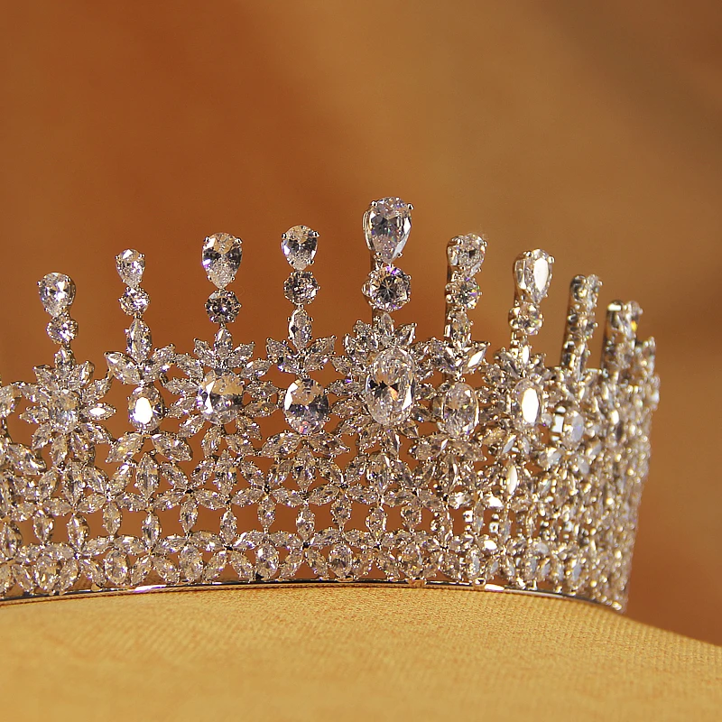 Amanda Novias New flower design AAA cubic zirconia crown and tiara headdress noble bride wedding gift accessories