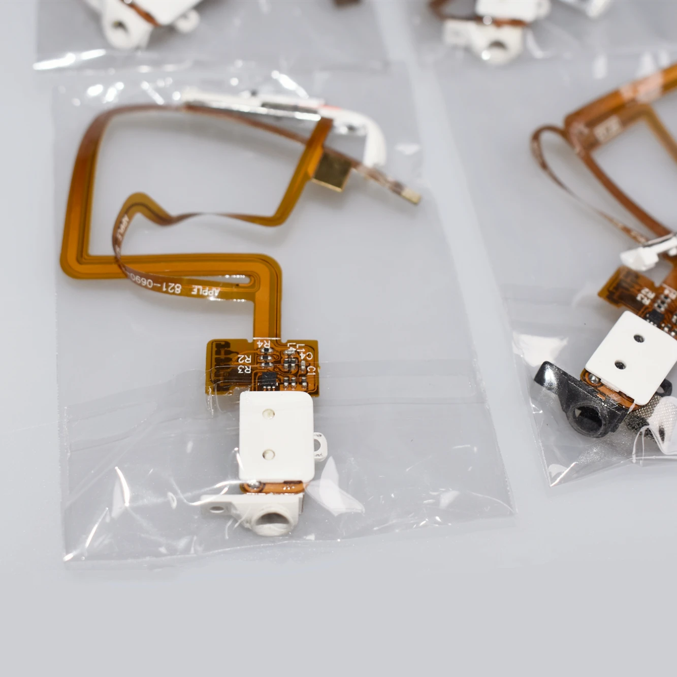 

For ipod classic and video 5th 6th headphone audio jack Hold Switch Flex Ribbon Cable free wholesale ipod classic jack
