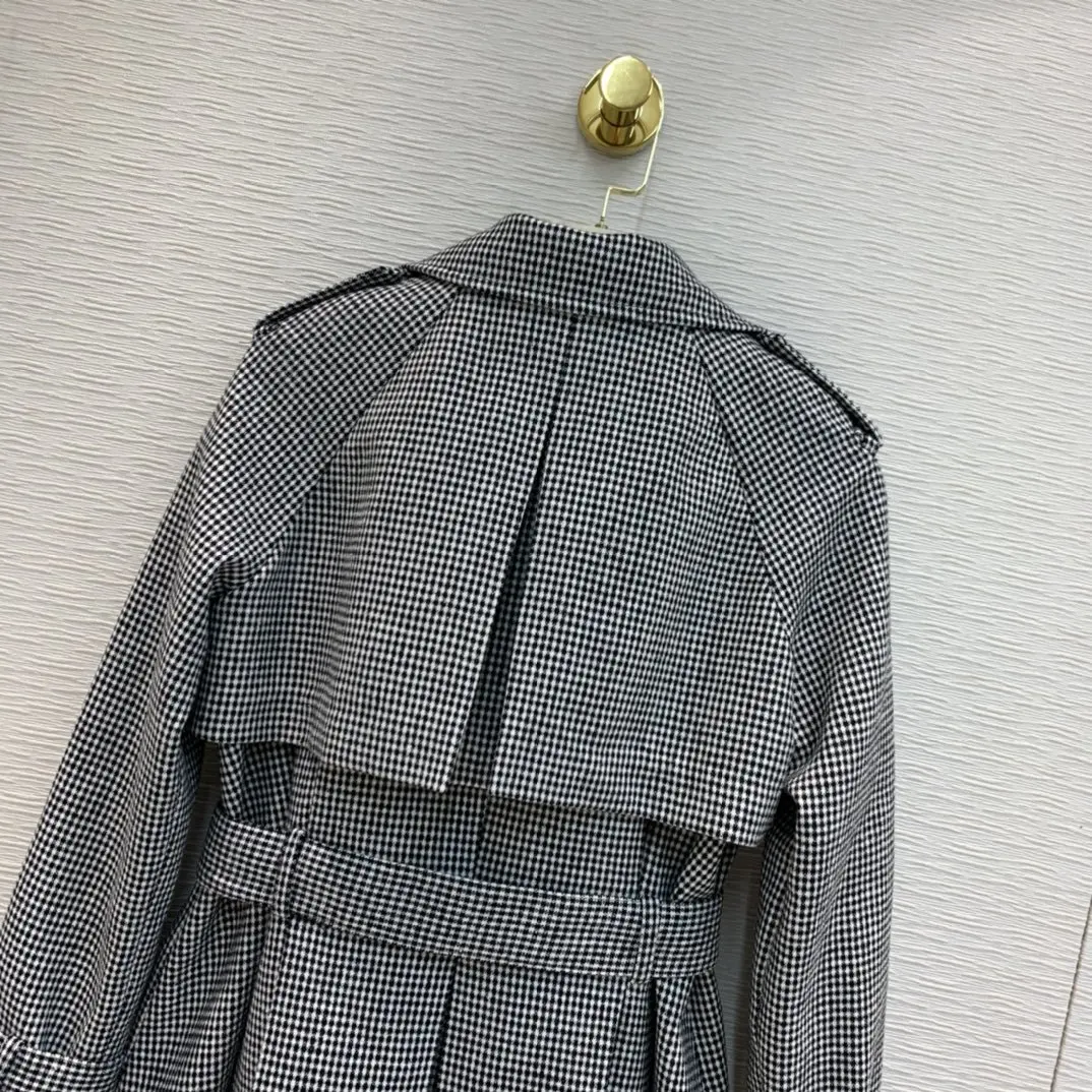 new ladies high quality fashion long-sleeved lapel double-breasted belt plaid coat 1008