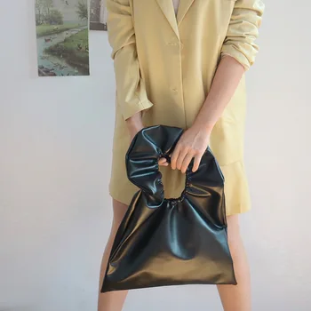 

Female Fashion PU Leather Handbag with Ruffles Handle Women High Street Cloud Shape Stylish Artificial Leather Black Clutch Bag