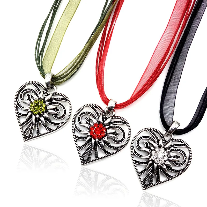 

2020 Boho Vintage Hollow Out Engraved Heart Shape Pendant Necklace Women Multicolor Lucky Flower Necklace Gift Jewerly Wholesale
