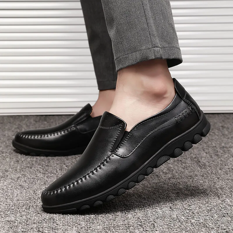 Кожаная мужская обувь в британском стиле; черные мужские лоферы; мокасины в итальянском стиле; Повседневная обувь; мужские мокасины для вождения; мягкие мужские мокасины