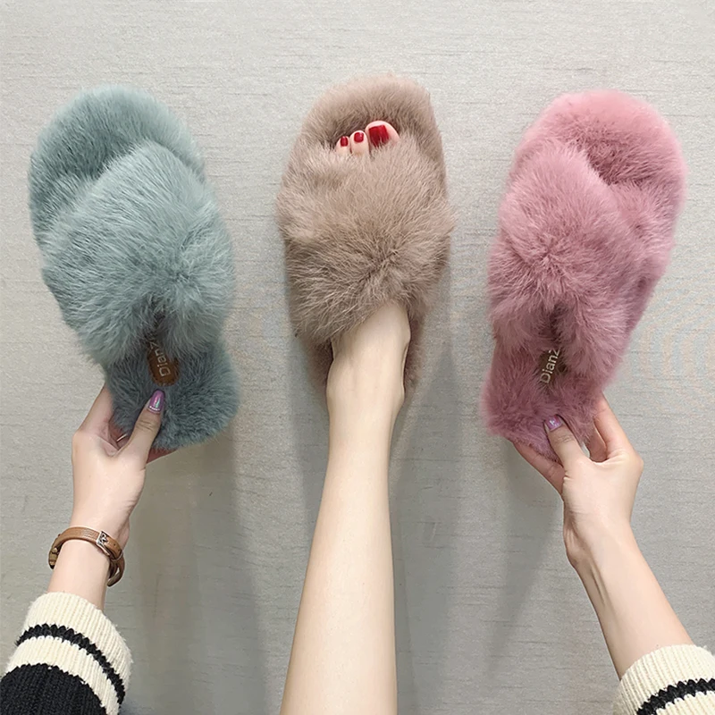 

Shoes Women's Slippers 2019 Luxury Slides Loafers Low Pokemon Plush Flock New Flat Designer Soft Fur Rubber Rome Basic