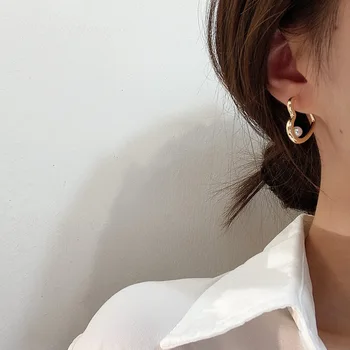 

2019 S925 Silver Pin Pearl Fashion Sweet Mini Earring Hollow Heart Love Loop Hoop Earrings for Women Gifts Party Jewelry Brincos