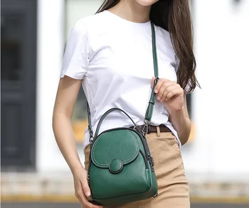 

vintage Litchi Stria Women Backpack Genuine Leather Fashion Outgoing Bag With Headphone Hole Bags Christmas Gift Mochila DF142