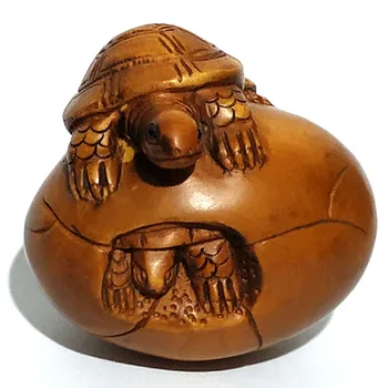 

Y5450 - 2" Hand Carved Boxwood Netsuke Figurine Carving: Turtle Mom and Baby