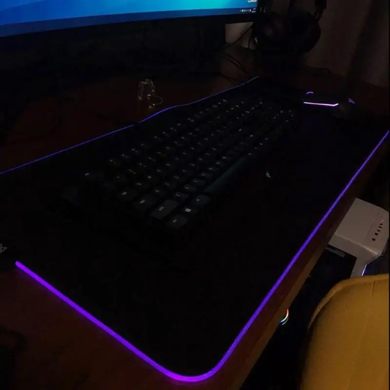 RGB светящийся негабаритный игровой коврик для мыши USB Красочный светящийся компьютерный коврик для клавиатуры Нажмите 3 секунды светильник, чтобы включить и выключить