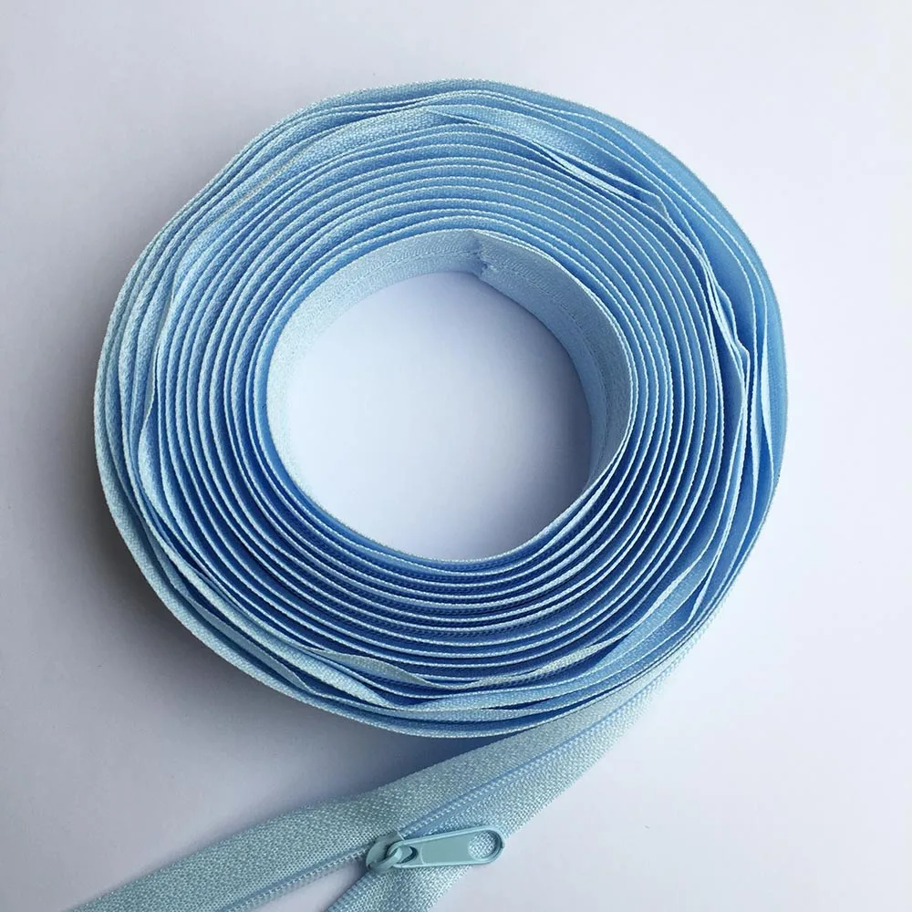 Durable Nylon Coil Zippers Roll with Assorted Sliders