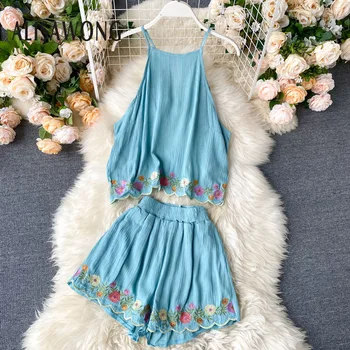 

Summer Holiday Wind Suit 2020 Women Vintage Heavy Industry Embroidery Fashion Double Faced Spaghetti Strap Top+shorts 2 Pcs Sets