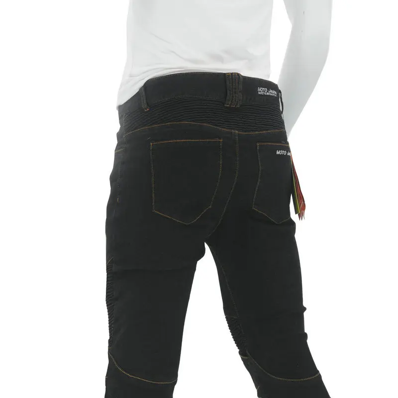 10821995202_1842666133