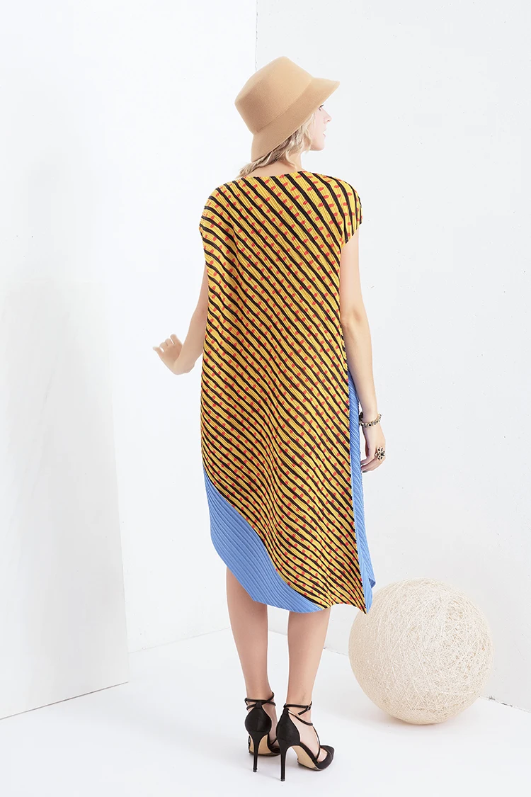 Changpleat новые летние женские платья с волнистыми полосками Miyake плиссированные модные дизайнерские платья с принтом с круглым вырезом большого размера D21