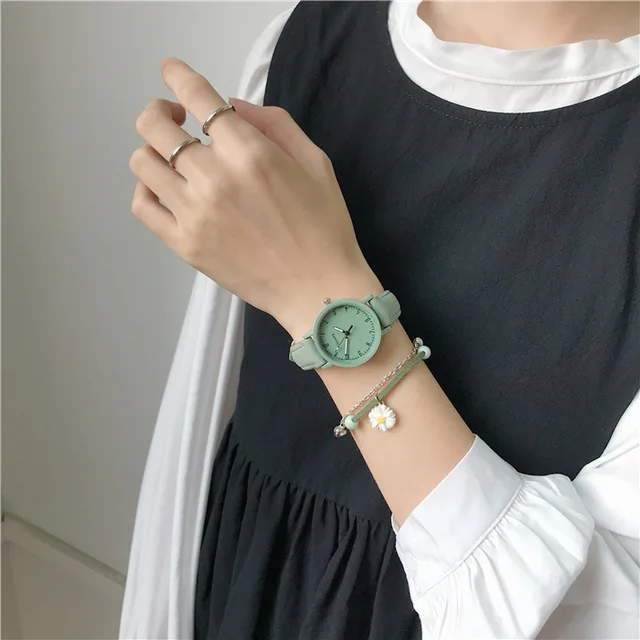 Vintage Leather Simple Women Watches Ulzzang Brand Fashion Quartz Watch Qualities Ladies Wristwatches Retro Casual Female Clock Light green
